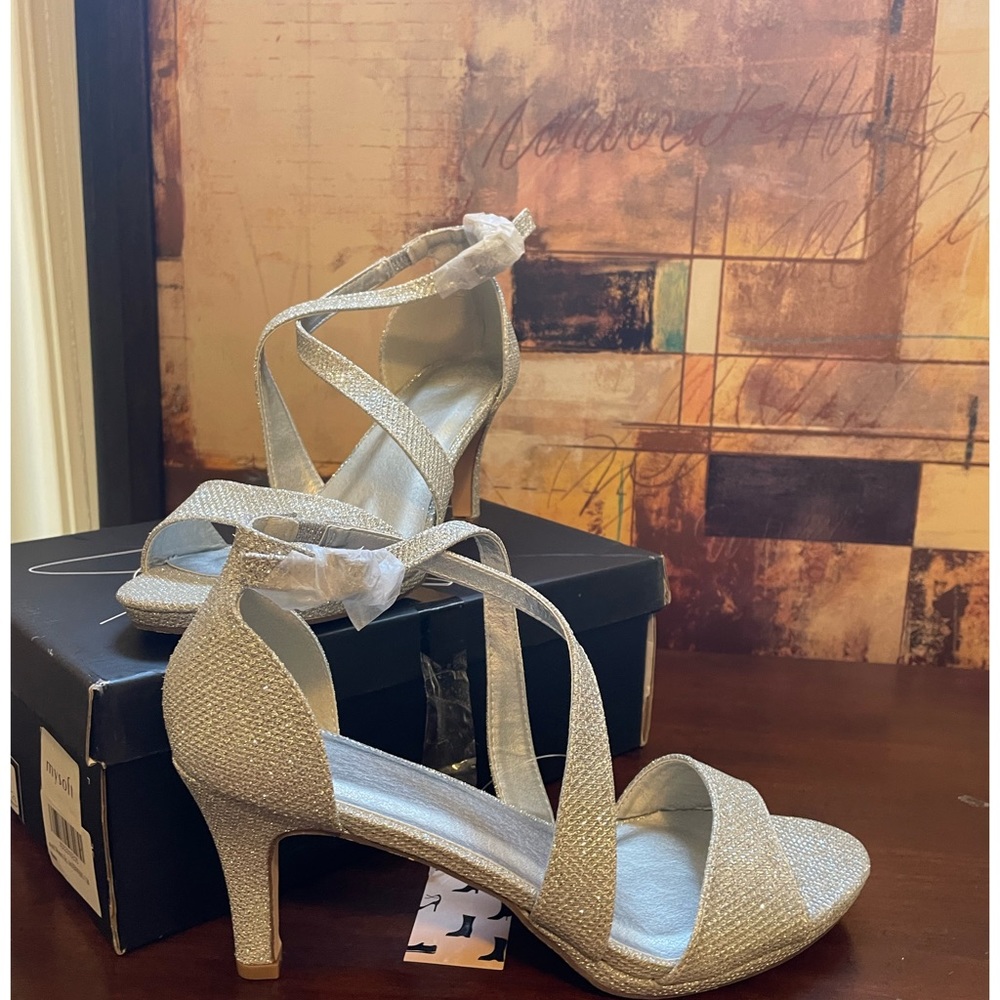 MySoft Silver Sparkly Dressy Heel